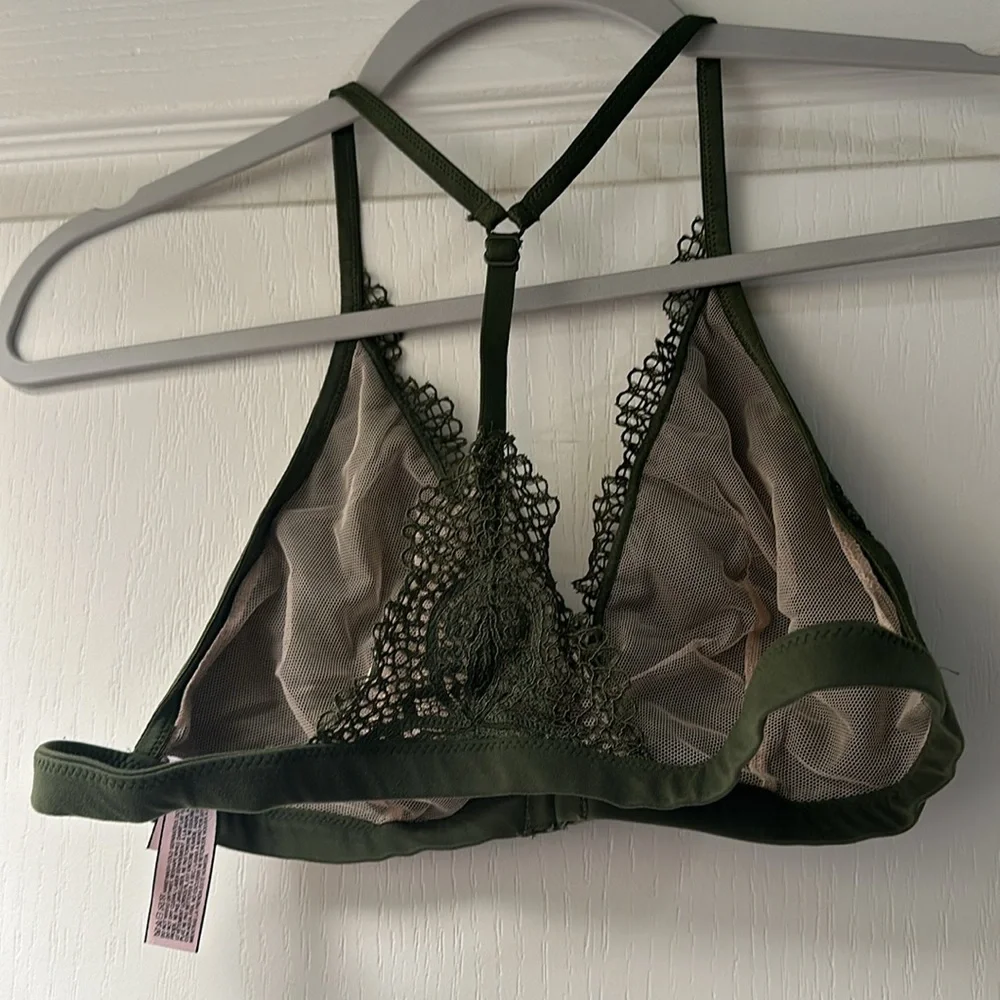 Victoria’s Secret front clasp bralette - Picture 2 of 3
